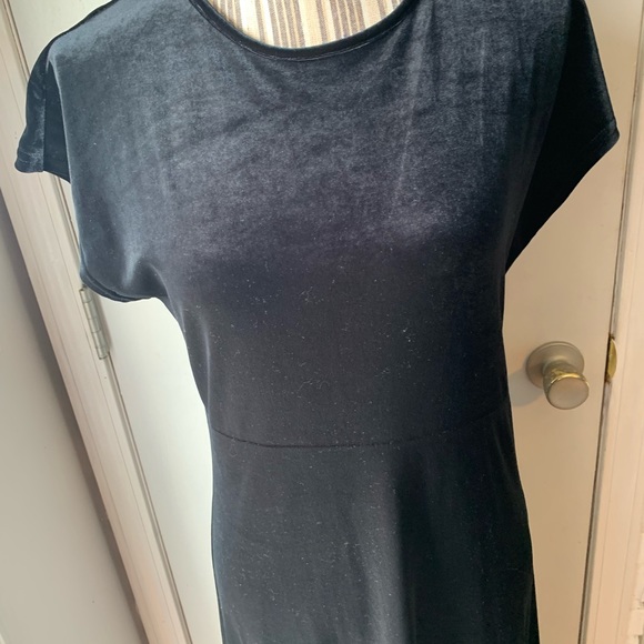 Amanda Smith petites short sleeve black velvet Valore stretch dress - Picture 3 of 10